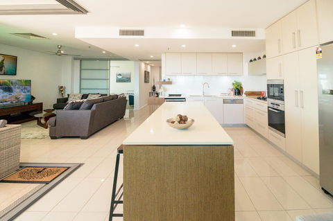 ZEN BY THE WATER - Esplanade Darwin Retreat - Sunshine Coast Guide 28