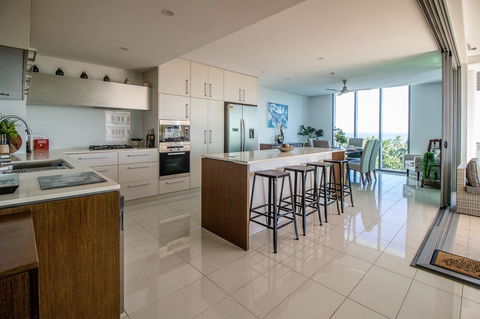 ZEN BY THE WATER - Esplanade Darwin Retreat - Sunshine Coast Guide 7