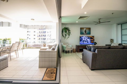 ZEN BY THE WATER - Esplanade Darwin Retreat - Sunshine Coast Guide 40