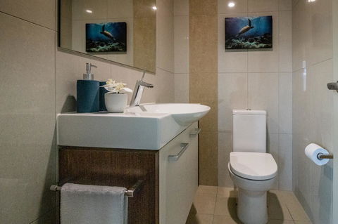 ZEN BY THE WATER - Esplanade Darwin Retreat - Sunshine Coast Guide 36