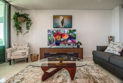 ZEN BY THE WATER - Esplanade Darwin Retreat - Sunshine Coast Guide 2