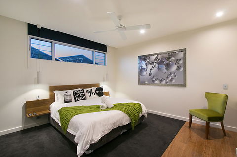 Salt Village Retreat - Sunshine Coast Guide 10