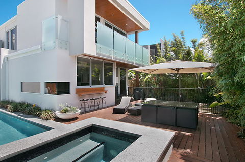 Salt Village Retreat - Sunshine Coast Guide 1