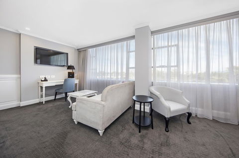 Canberra Rex Hotel - Sunshine Coast Guide 31