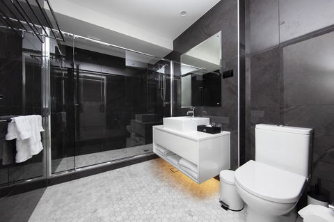 Canberra Rex Hotel - Sunshine Coast Guide 24