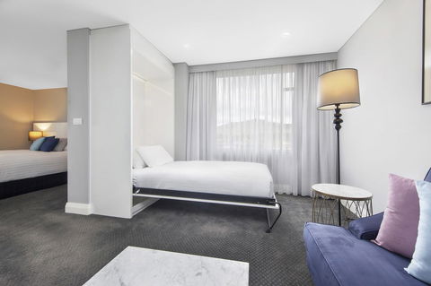 Canberra Rex Hotel - Sunshine Coast Guide 34
