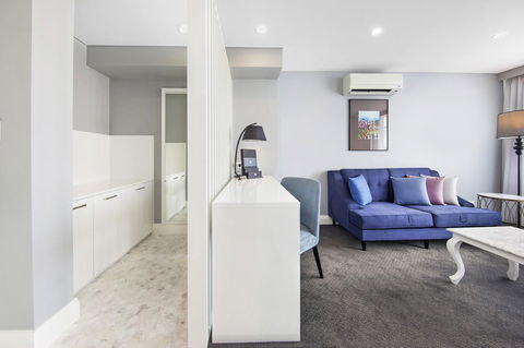 Canberra Rex Hotel - Sunshine Coast Guide 40