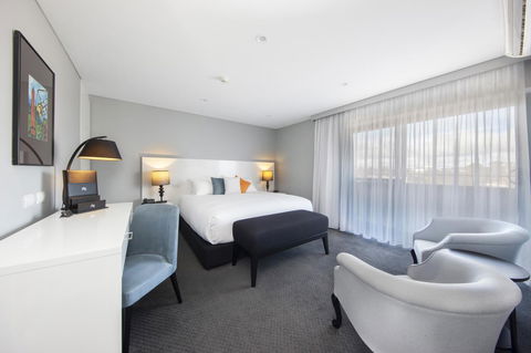 Canberra Rex Hotel - Sunshine Coast Guide 27