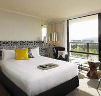 QT Canberra - Sunshine Coast Guide