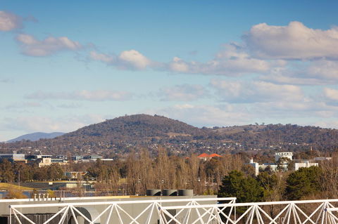 Crowne Plaza Canberra, An IHG Hotel - Sunshine Coast Guide 16