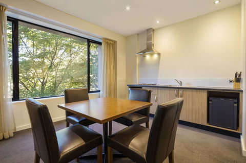 Crowne Plaza Canberra, An IHG Hotel - Sunshine Coast Guide 39
