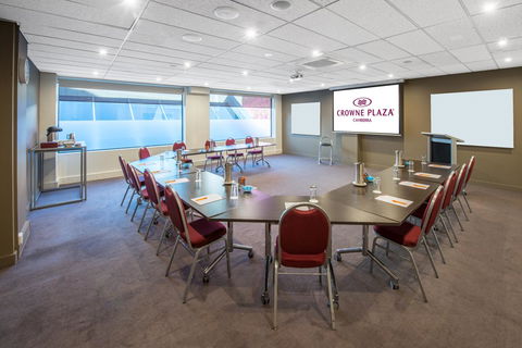 Crowne Plaza Canberra, An IHG Hotel - Sunshine Coast Guide 8