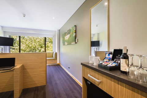 Crowne Plaza Canberra, An IHG Hotel - Sunshine Coast Guide 42