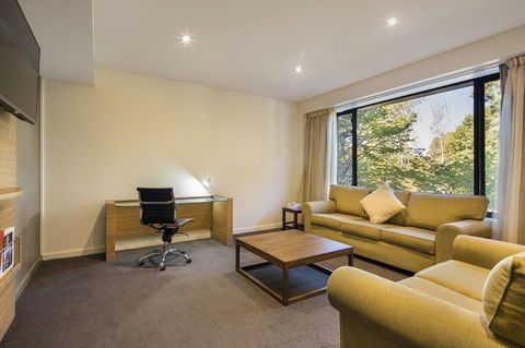 Crowne Plaza Canberra, An IHG Hotel - Sunshine Coast Guide 37