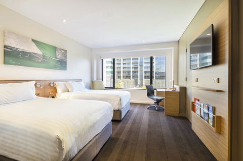 Crowne Plaza Canberra, An IHG Hotel - Sunshine Coast Guide 31