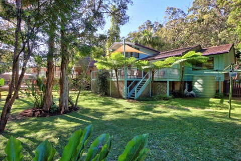 Bombora At South West Rocks - Sunshine Coast Guide 0