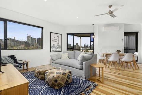 Boutique Stays - Highviews - Sunshine Coast Guide 0