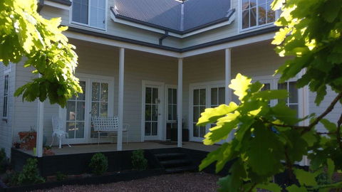 Bradshaw House - Sunshine Coast Guide 0