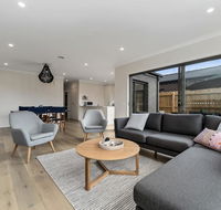 Brand New and Beautiful - Rosebud Holiday Home - Sunshine Coast Guide