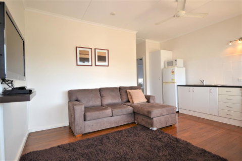 Breakers 2 2 Hill Street - Sunshine Coast Guide 1