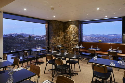 Breathtaker Hotel And Spa - Sunshine Coast Guide 3