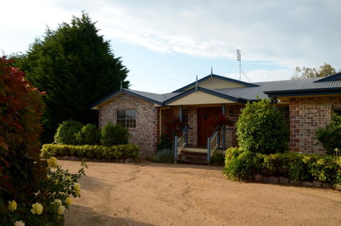 Brick Creek House - Sunshine Coast Guide 0