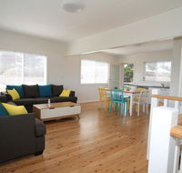 Bright and Breezy - Sunshine Coast Guide