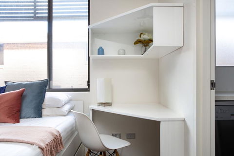 Bright Studio Steps From Westmead Hospital - Sunshine Coast Guide 2