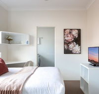 Bright Studio Steps from Westmead Hospital - Sunshine Coast Guide