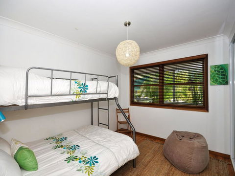 Brilliant Location - Sunshine Coast Guide 2