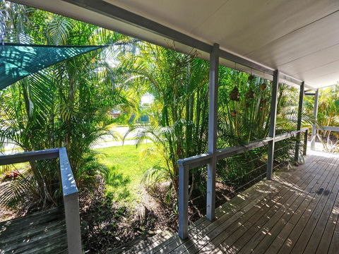 Brilliant Location - Sunshine Coast Guide 1