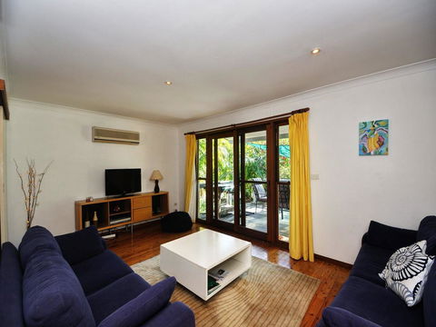 Brilliant Location - Sunshine Coast Guide 0
