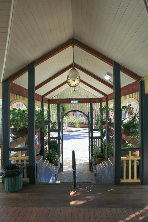 Brisbane Manor - Sunshine Coast Guide 3