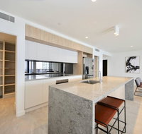 Broadbeach New Luxury Vue 17 Beach Views - Sunshine Coast Guide