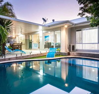 Broadbeach Waters Home With Private Pool - Sunshine Coast Guide