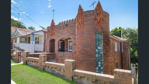 Bronte Beach Apartment - Sunshine Coast Guide 1