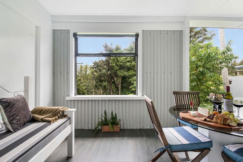 Brooklet Cottage - Sunshine Coast Guide 2