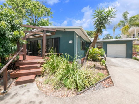 Bryce Street 30, - Ultimate Beach Shack - Sunshine Coast Guide 0
