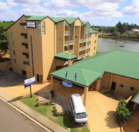 Burnett Riverside Hotel - Sunshine Coast Guide