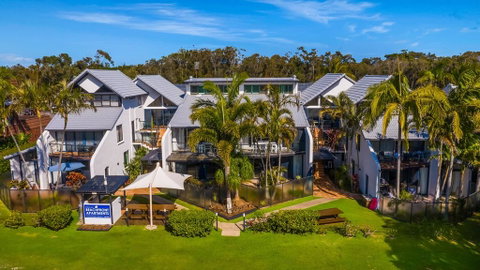 Byron Bay Beachfront Apartments - Sunshine Coast Guide 0