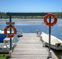 Calm Waters Waterfront Cottages - Sunshine Coast Guide