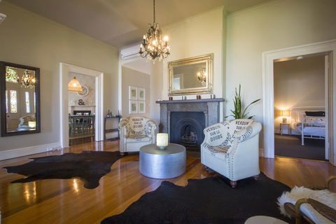 Camellia Cottage - Sunshine Coast Guide 1