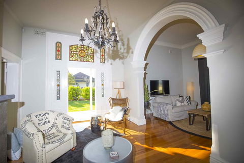 Camellia Cottage - Sunshine Coast Guide 2