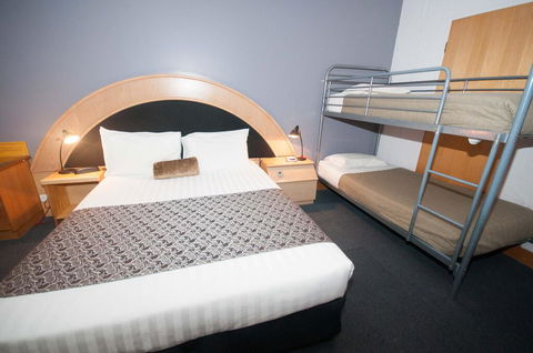 Capital Airport Motel - Sunshine Coast Guide 1