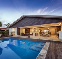 Casa Royale - Sunshine Coast Guide