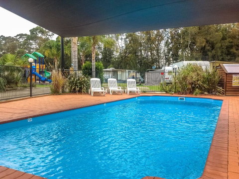 Caseys Beach Holiday Park - Sunshine Coast Guide 2