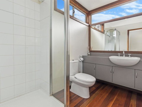 CASTWOOD VILLA No. 1 - Sunshine Coast Guide 1