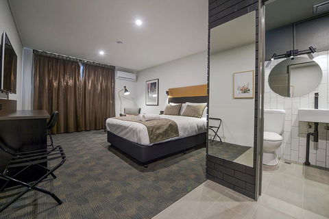 CBD Motor Inn - Sunshine Coast Guide 0