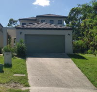 Central Gold Coast Large Modern Elevated House - Sunshine Coast Guide