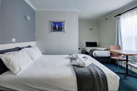 Central Motel Port Fairy - Sunshine Coast Guide 1